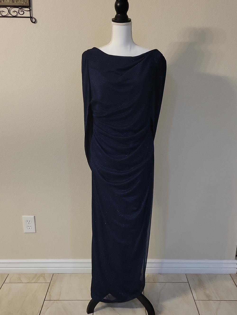 Long-Sleeve Navy Evening Dress with Subtle Sparkle